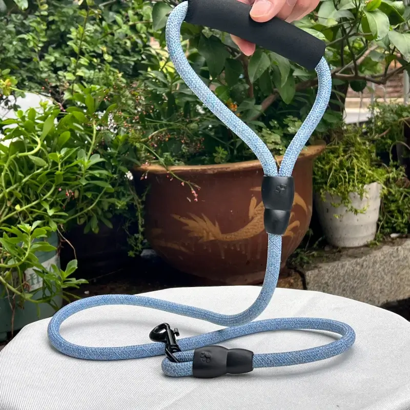 Dog Leashes (3) Dog Leashes (3)